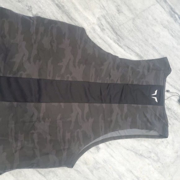 Squat Wolf Tank Top - Picture 2 of 2